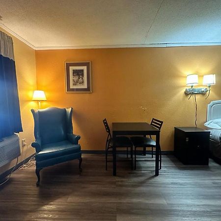 Loyalty Inn Rockingham Exteriér fotografie