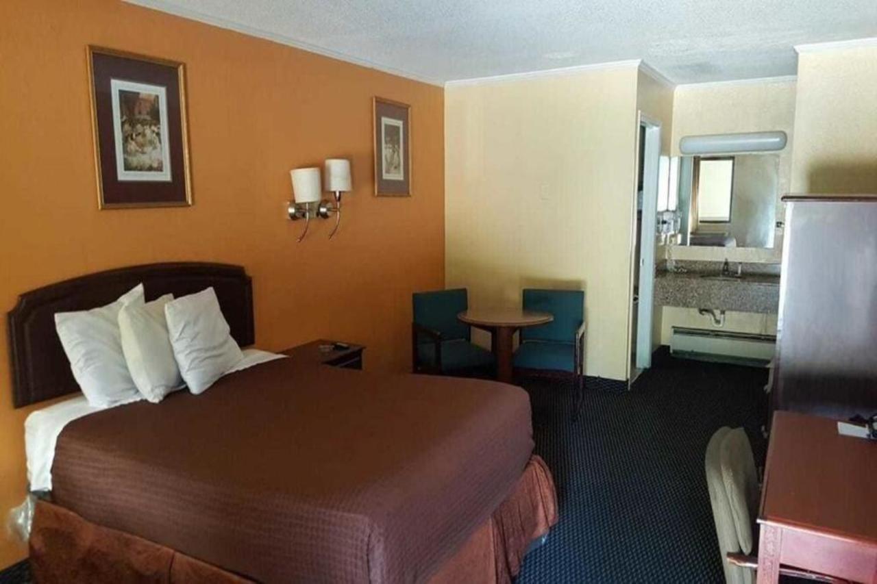 Loyalty Inn Rockingham Exteriér fotografie