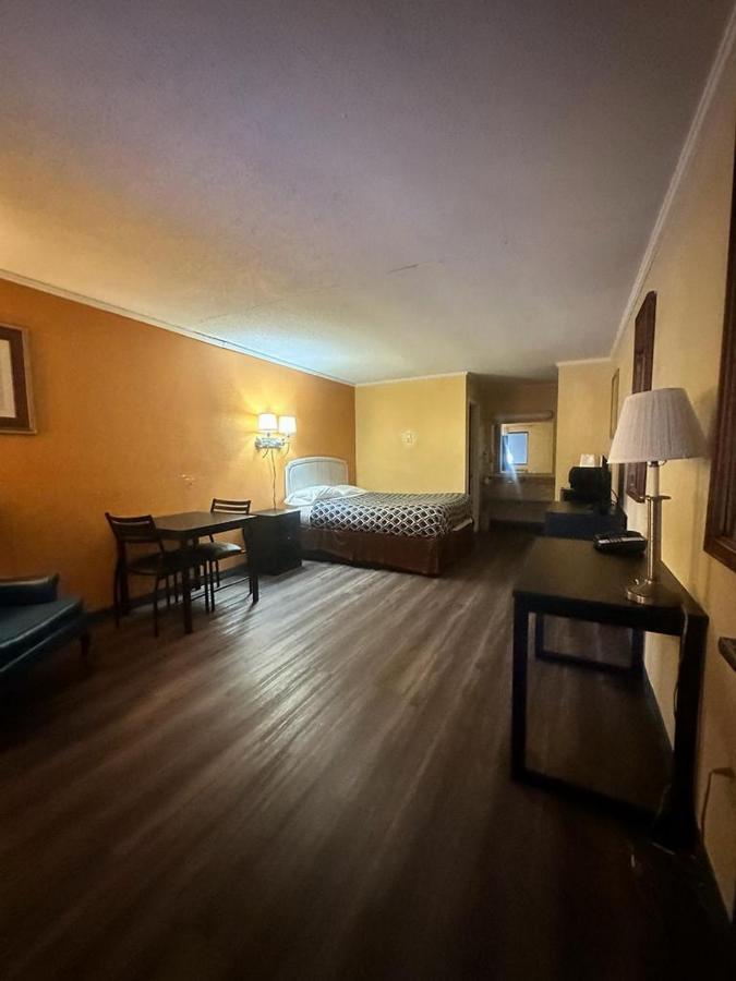 Loyalty Inn Rockingham Exteriér fotografie